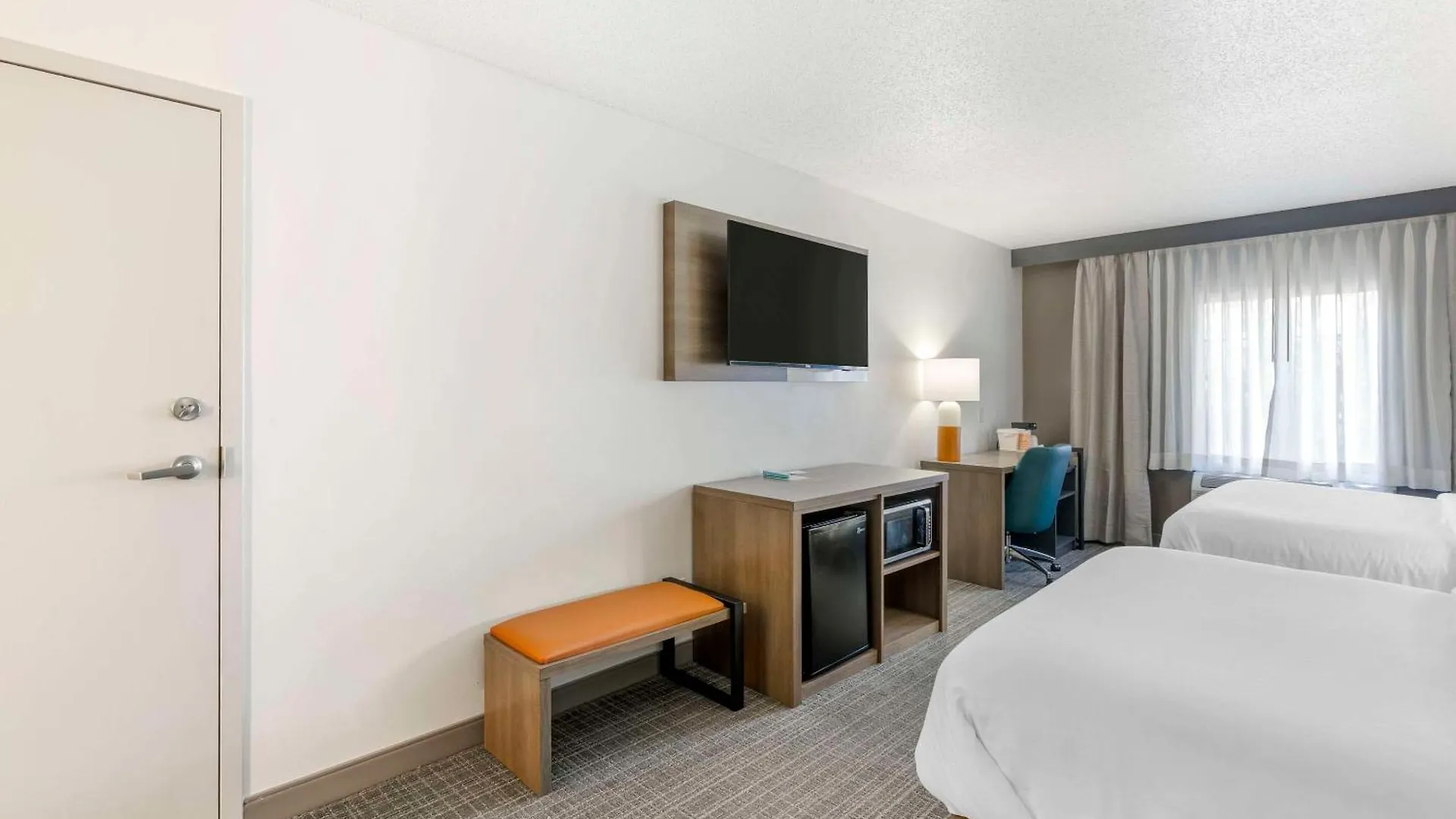 Comfort Inn & Suites Louisville Airport Fair & Expo 3*,