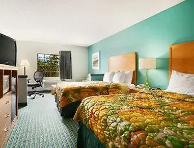Hotel Comfort Inn & Suites Louisville Airport Fair & Expo