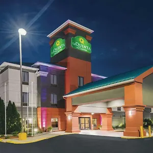 La Quinta & By Wyndham East Louisville